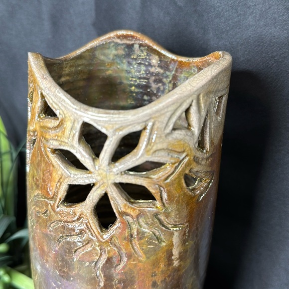 Stamped ROYCROFT RENAISSANCE Raku pottery vase - Picture 8 of 13